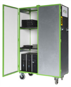 Synkronoitu uusien toimitus ja vanhojen poisvienti turvakaapissa. Tietoturvallinen kierrätys.