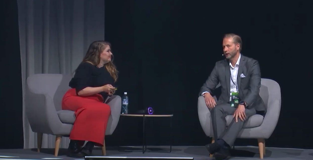 Myrsky Tammimaa ja Juha Kostamo puhumassa tekoälytutkimuksesta Atea Focuksessa 2024.